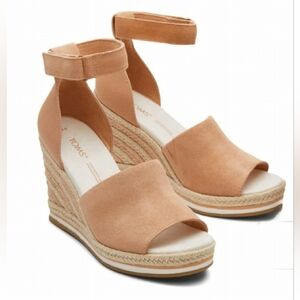New Toms Marisol Women's Sandy beige Wedge Sandals Suede Size 9